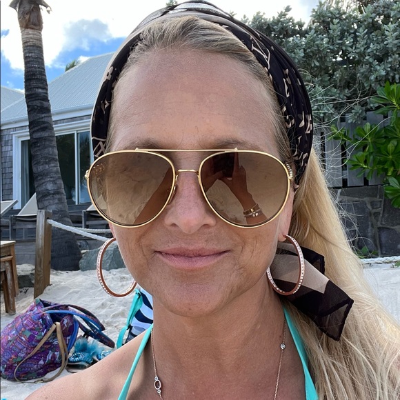 Meet your Posher, Rebecca - Picture 2 of 2